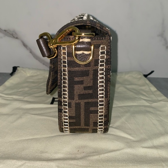 Fendi Baguette Embroided FF Fabric Bag NO offers #451920 - Picture 2 of 5